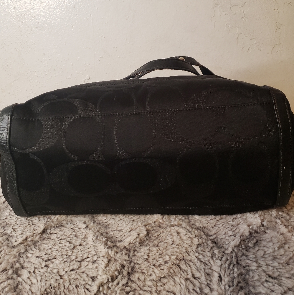 Coach Handbag - Picture 4 of 12